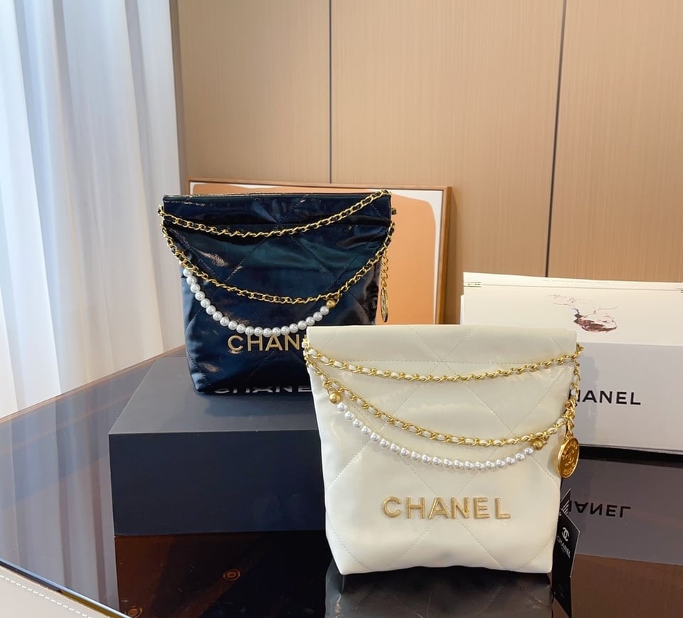 Chanel 22 Mini Handbag Crystal Pearls White 22Cm As3980 view 3
