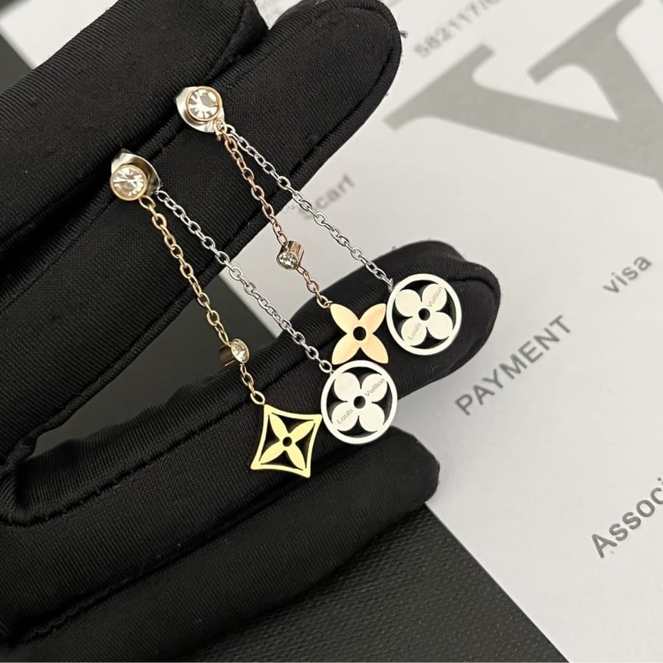 Louis Vuitton Idylle Blossom Long Earrings 3 Golds And Diamonds view 5