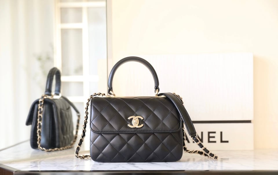 Chanel Trendy 20Cm Black Lambskin Gold Hardware view 4