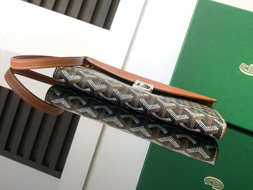 Goyard Chypre Wallet-Pouch 21 Cm Black Goyardine Canvas And Tan Calfskin view 5