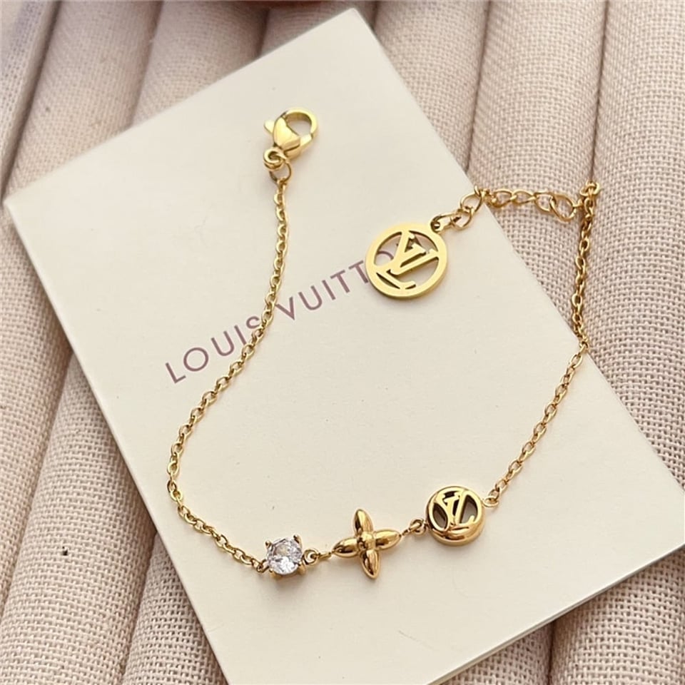 Louis Vuitton Petit Louis Necklace M00368 view 7