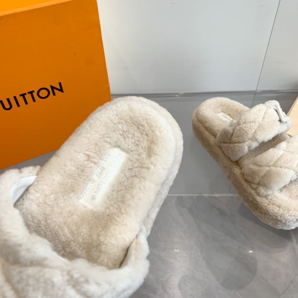 Louis Vuitton Lv Sunset Platform Comfort Mule Shearling Natural 1Actvf view 4