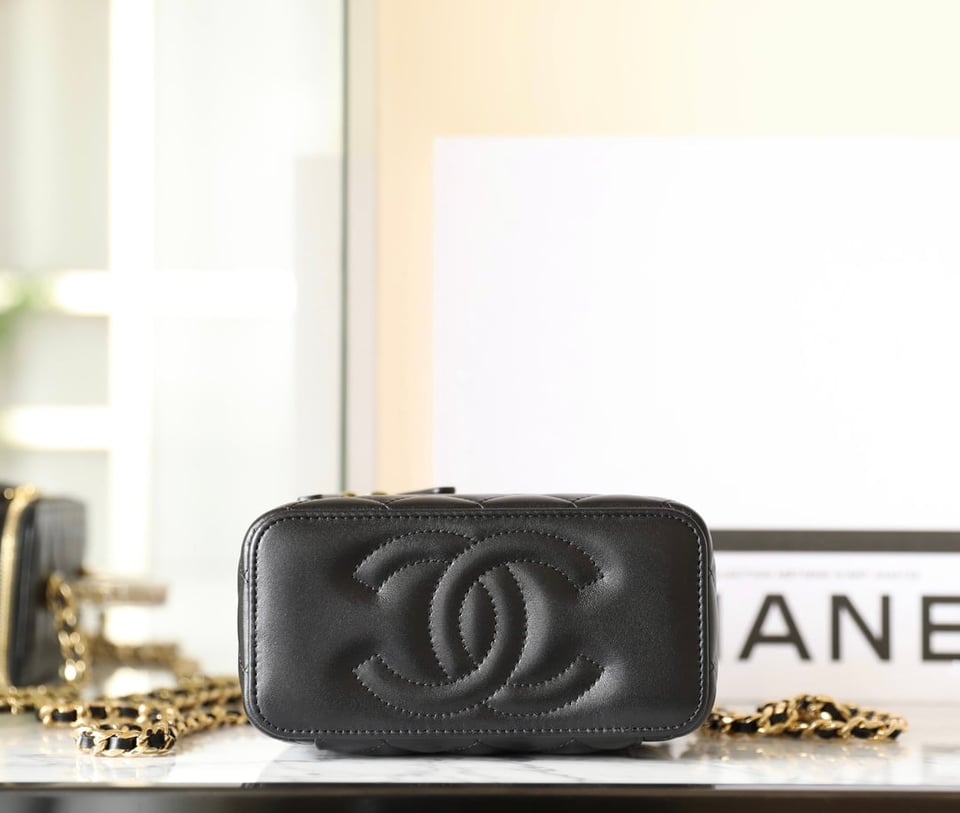 Chanel Small Vanity Case Ss22 Black 17Cm/6.6in view 6