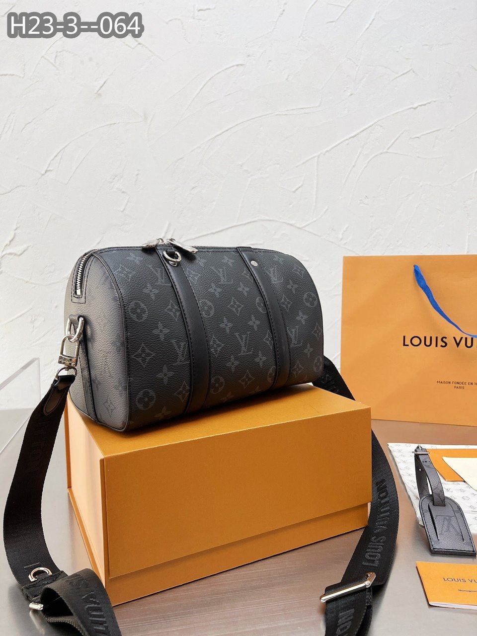 Louis Vuitton Keepall Bandouliere 28Cm Monogram Eclipse City Black view 5