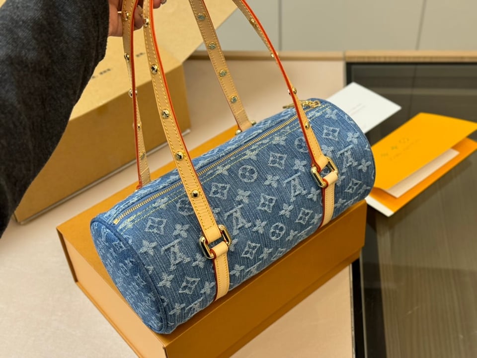 Louis Vuitton Hills Pochette Denim Blue 27Cm M82949 view 6