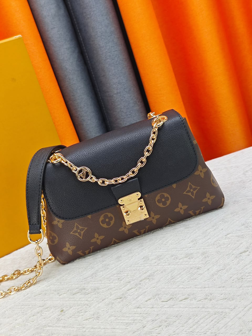 Louis Vuitton Madeleine BB Monogram/Black 24cm M28424 view 10