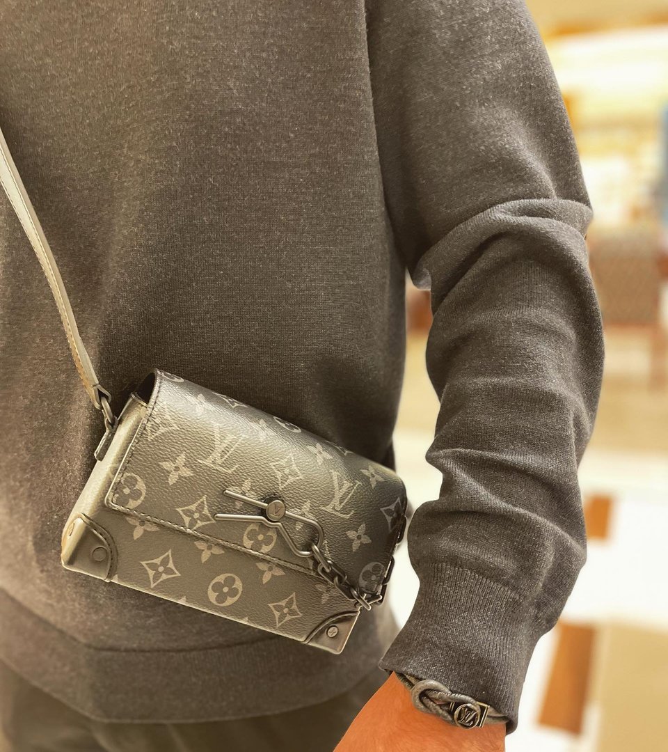 Louis Vuitton Steamer Wearable Wallet M11543 view 3