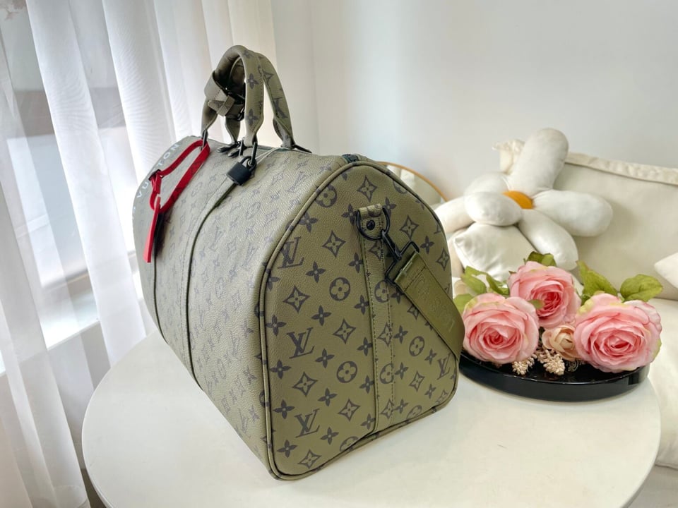 Louis Vuitton Keepall Bandouli Re 55 Bag Green 45Cm M23963 view 6