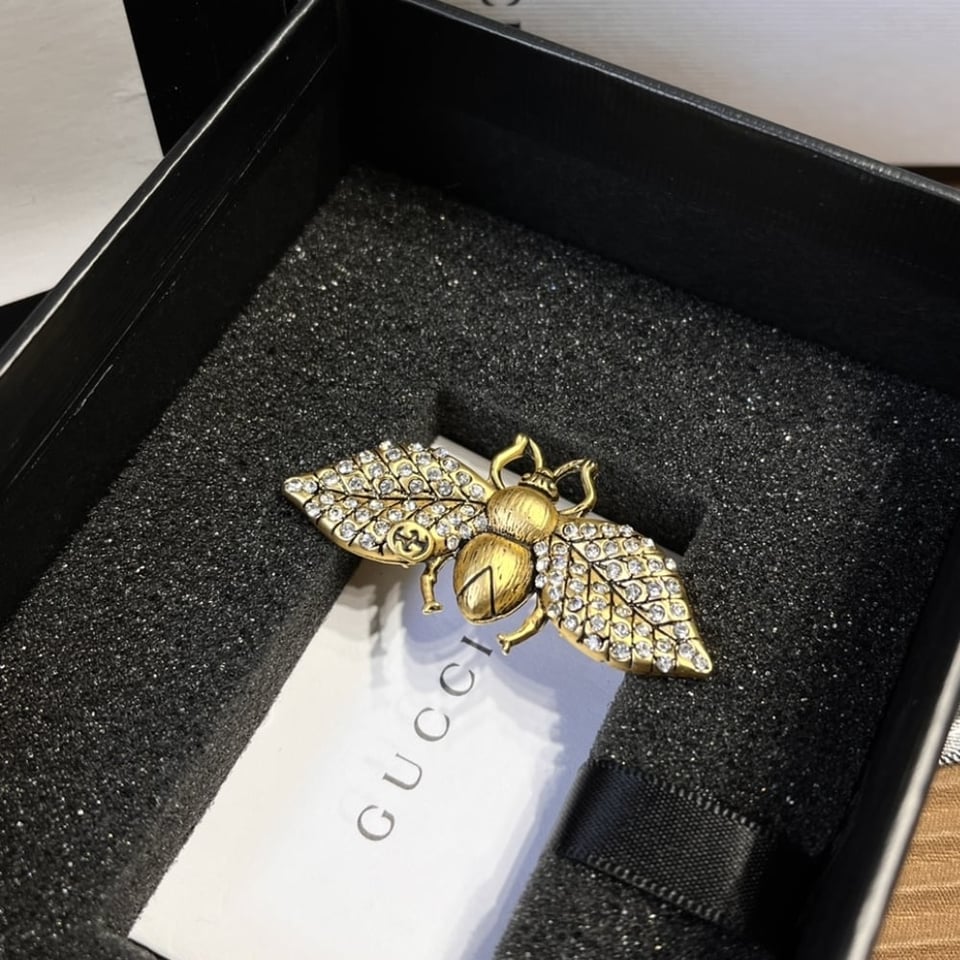 Gucci Gg Small Bee Brooch Gold view 3