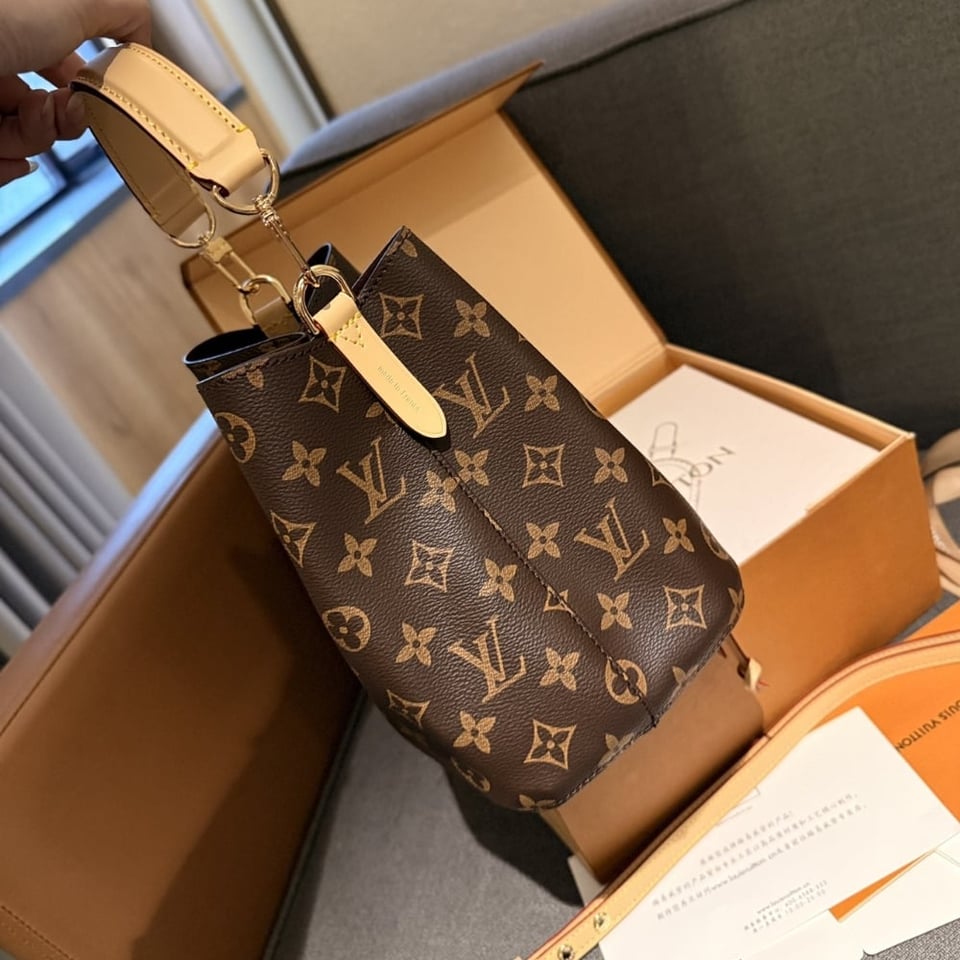 Louis Vuitton Neonoe Bb Bag Monogram Brown 20Cm M46581 view 6