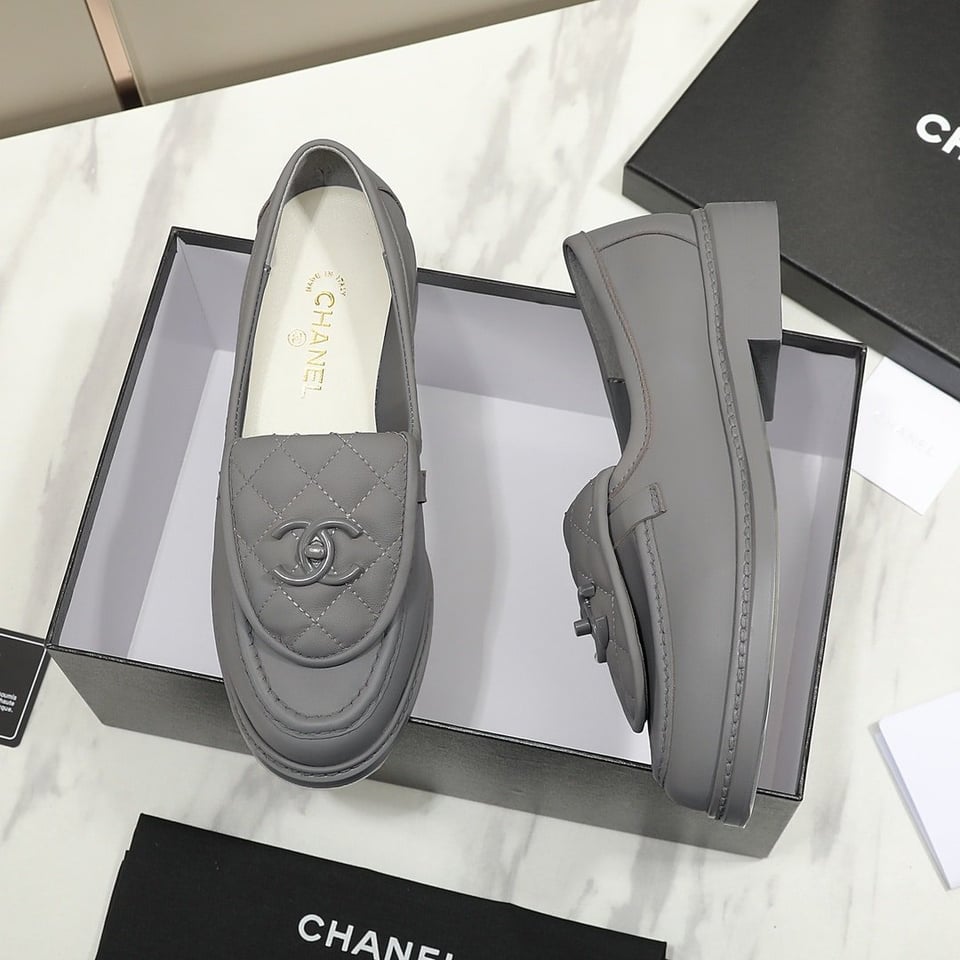 Chanel Cc Nib Turnlock Moccasins Flat Loafers Grey view 5