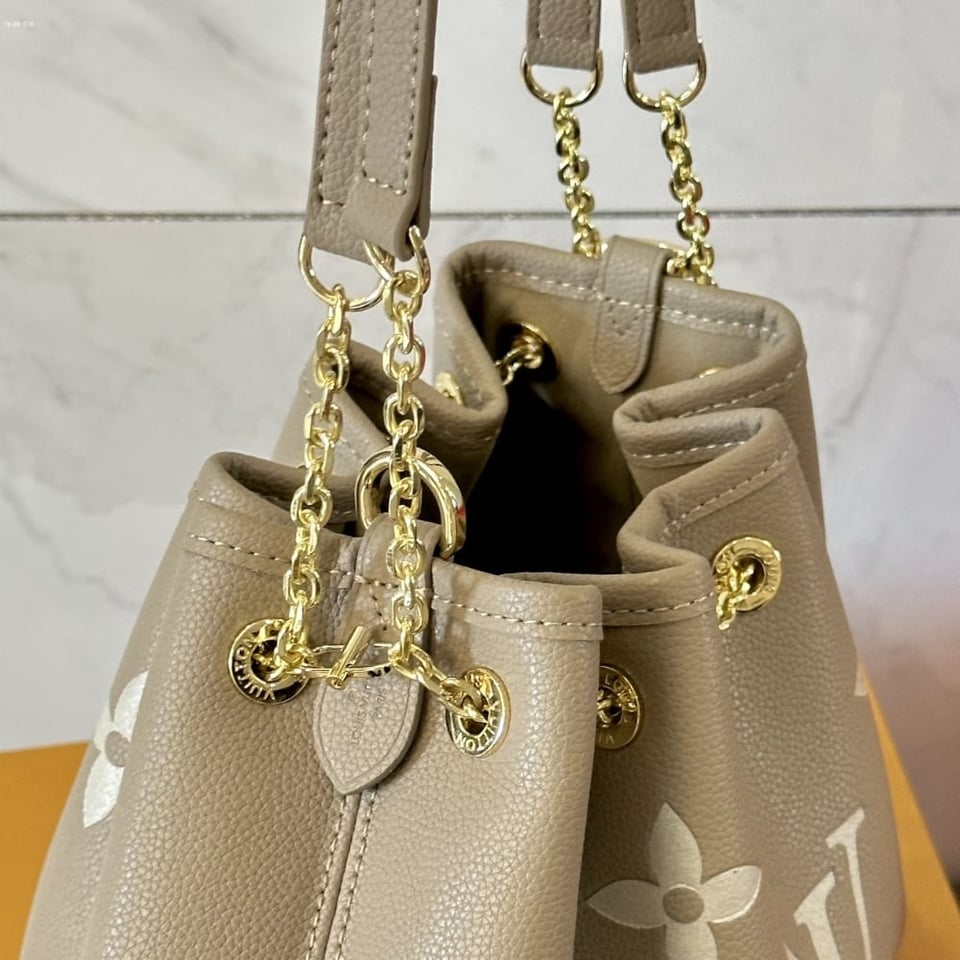 Louis Vuitton Summer Bundle Bag Tourterelle Grey 28Cm M25453 view 8