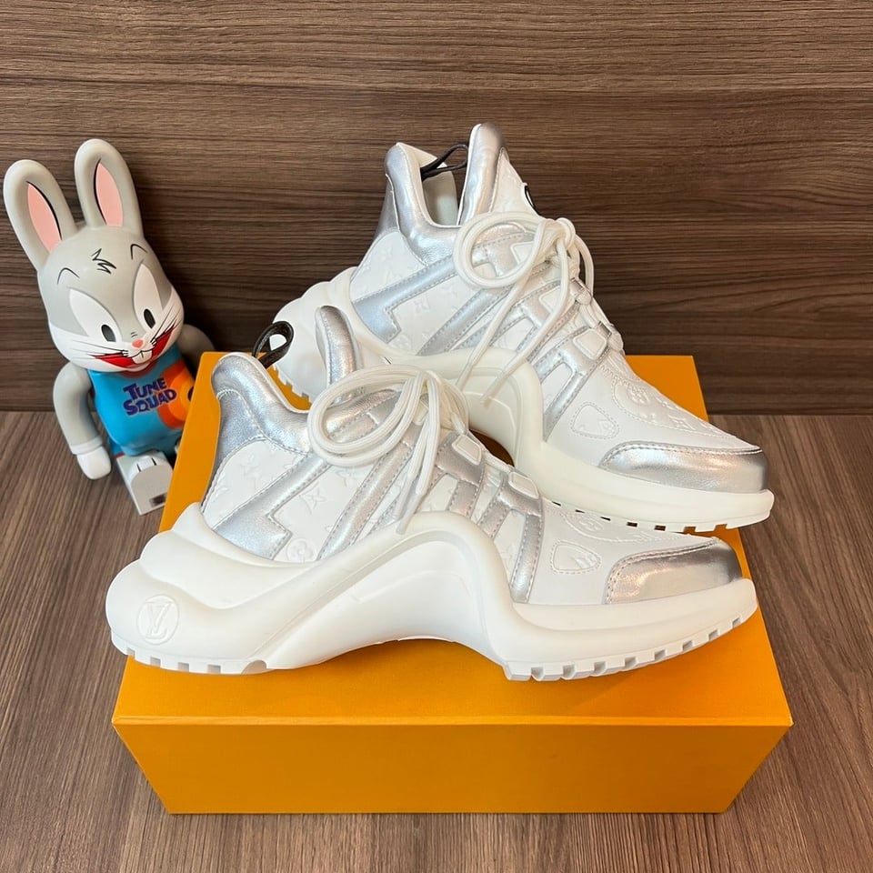 Louis Vuitton Archlight Sneaker Silver 1Abvfn view 5