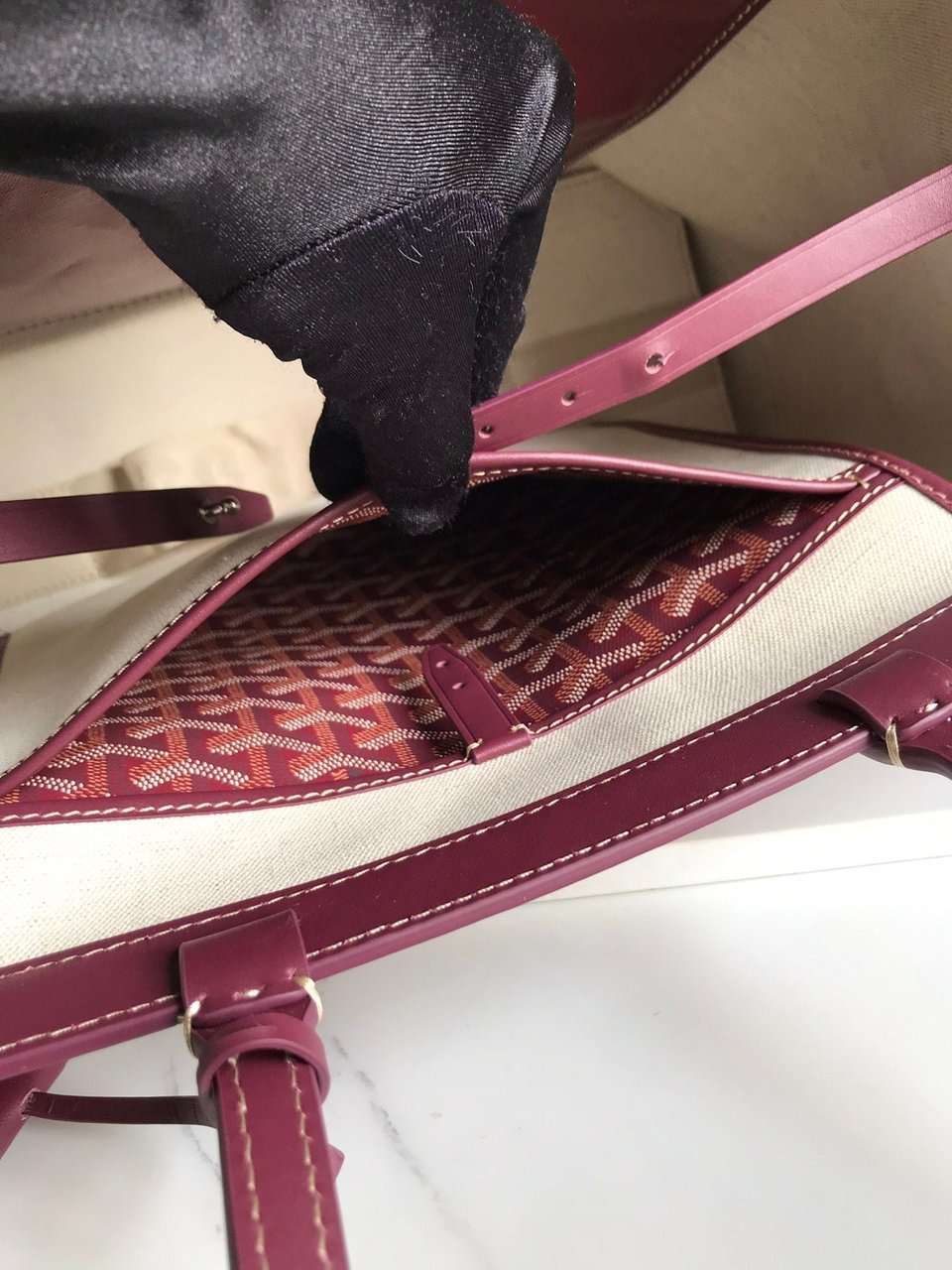 Goyard Bellechasse Biaude Pm Bag 36cm Wine Red Goyardine Canvas And Calfskin Trim view 3