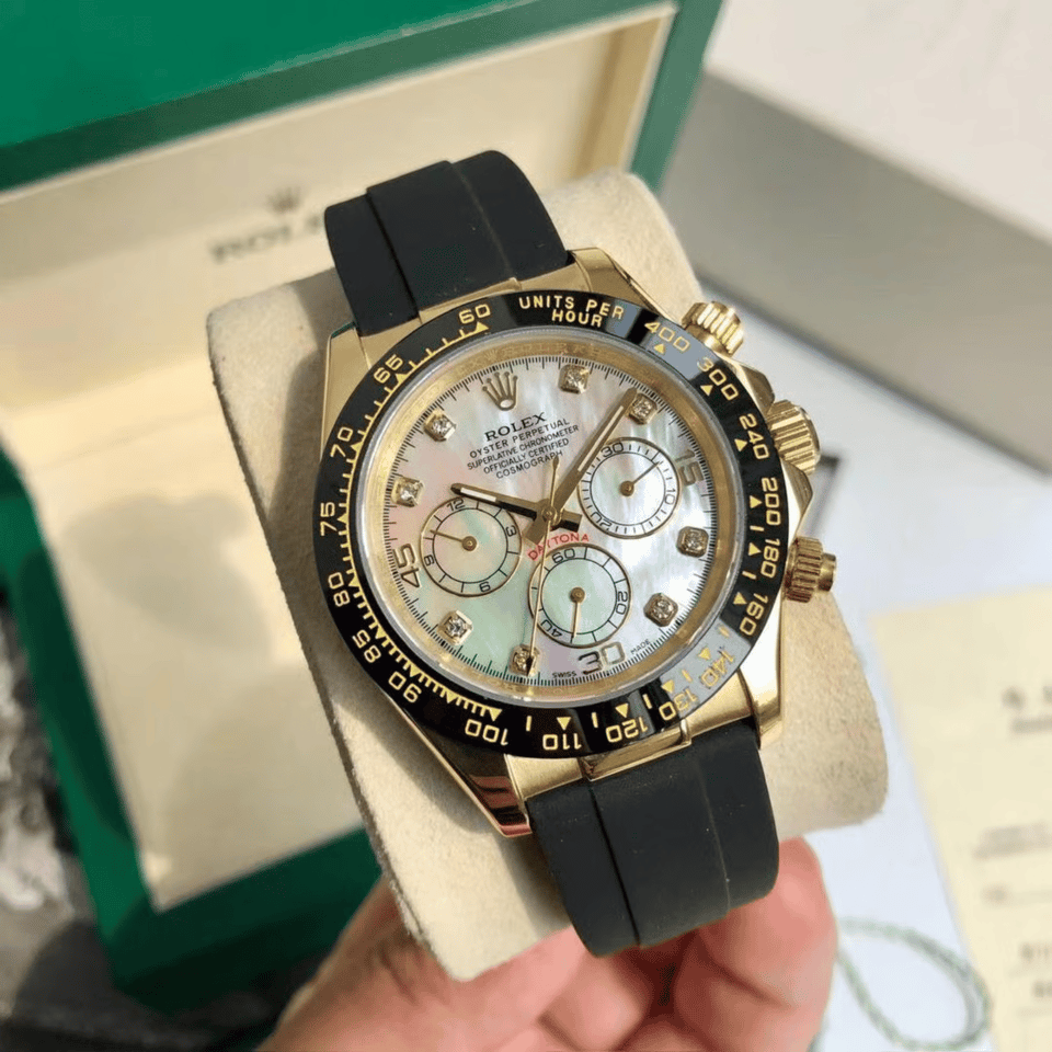 Rolex Cosmograph Daytona Yellow Gold 116518LN-0041 view 3