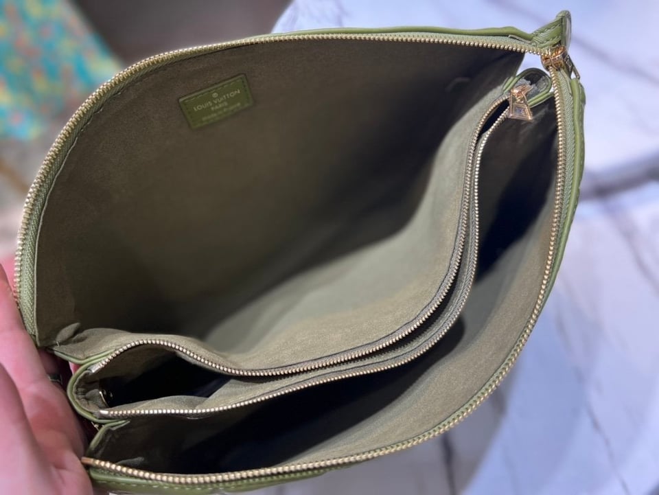 Louis Vuitton Coussin Mm 34Cm Khaki view 10