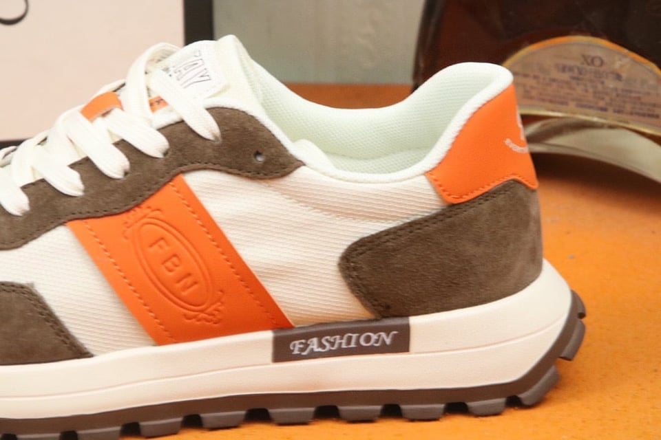 Gucci Men’S Sneaker Low Top Brown And Orange view 8