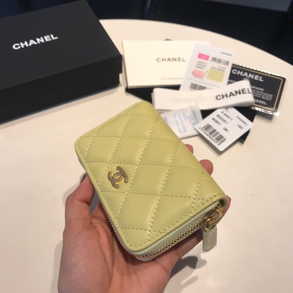 Chanel Zipped Caviar Purse 11 Light Yellow Calfskin Gold Icon view 5