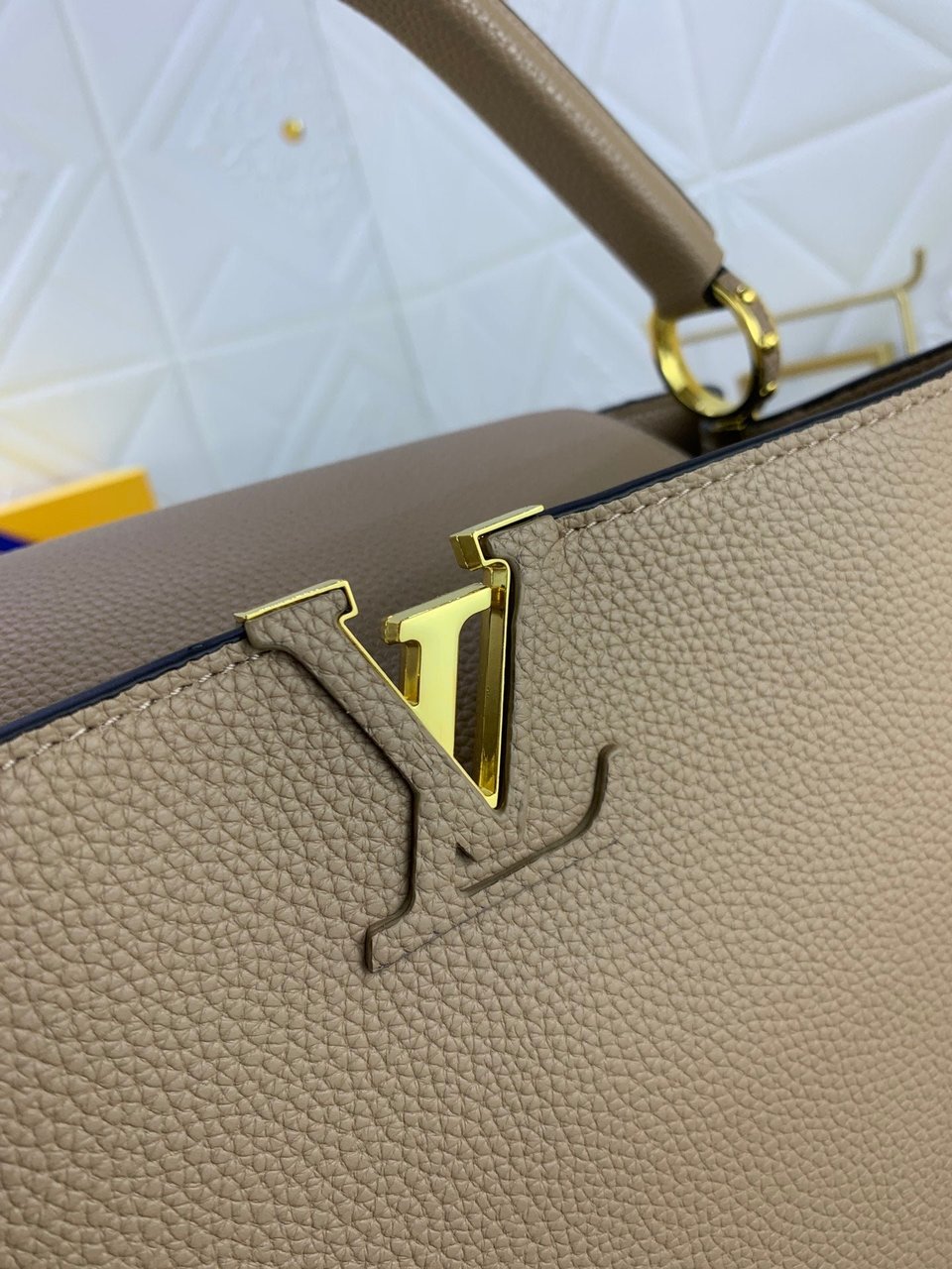 Louis Vuitton Capucines Mm Grey view 11