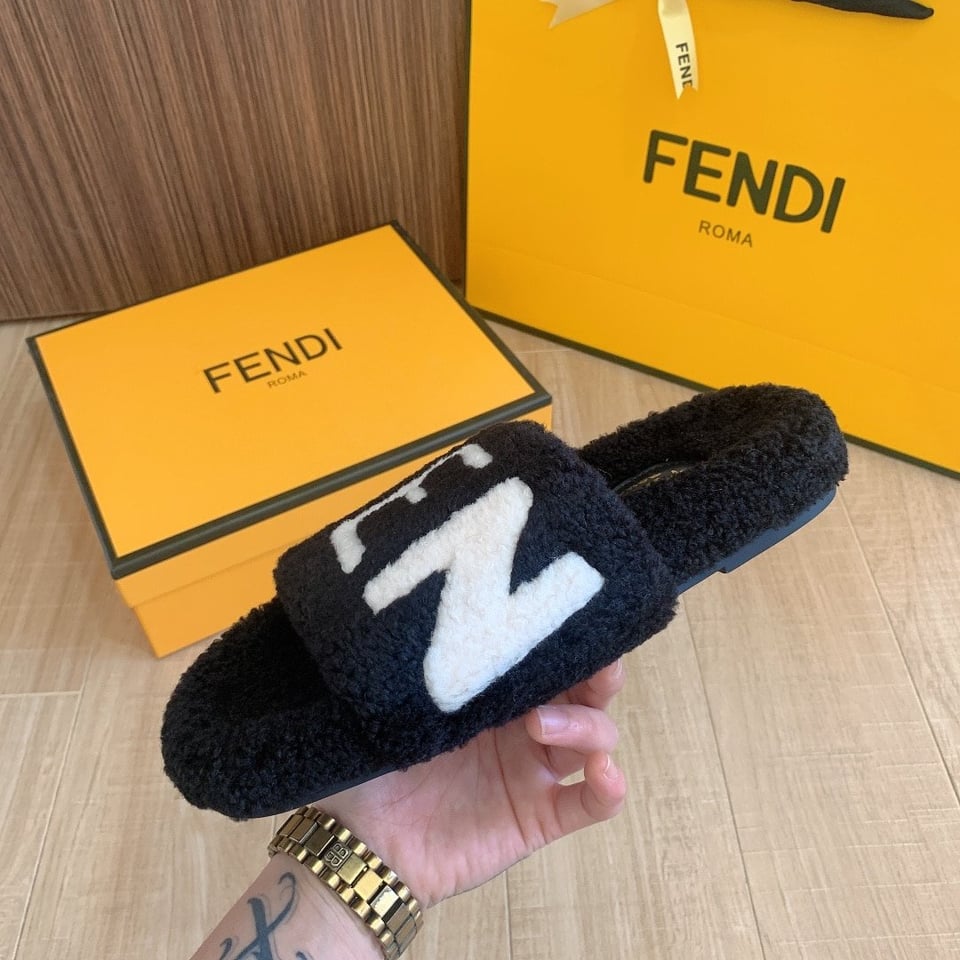 Fendi Fleece Slippers Black view 6