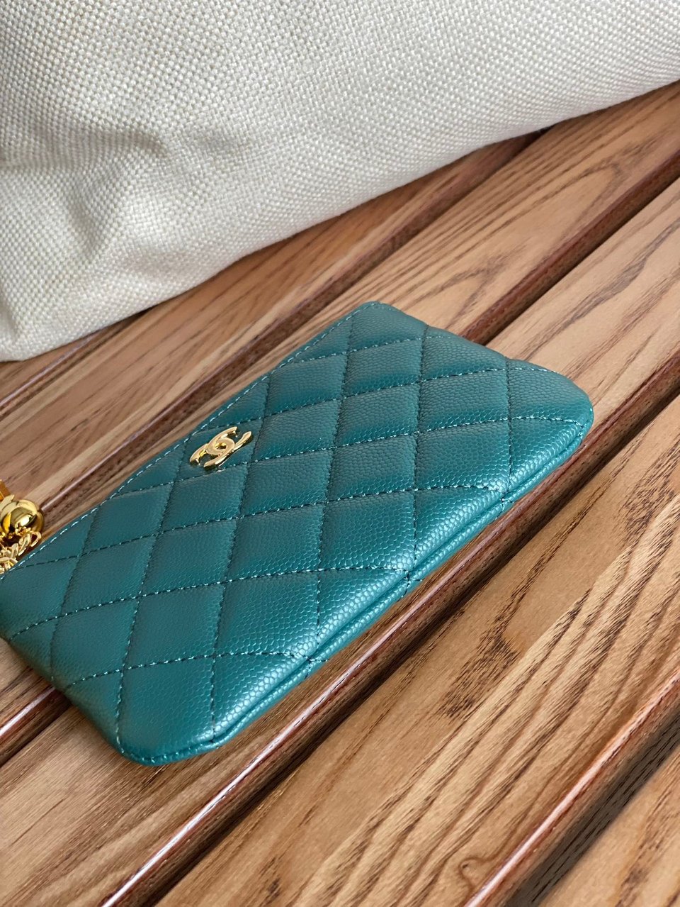 Chanel Zipped Wallet 14Cm Dark Green Caviar Gold Hardware view 5