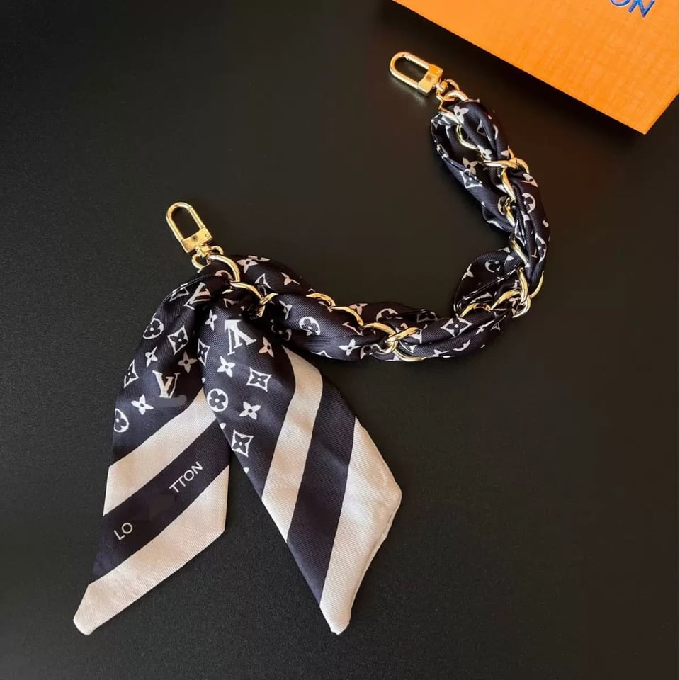 Louis Vuitton Monogram Silhouette Chain Bag Charm M03814 view 3