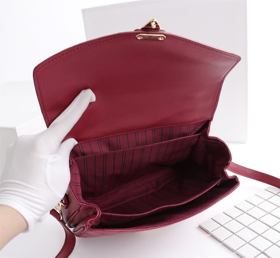 Louis Vuitton Pochette Metis Cherry Berry 25Cm view 4