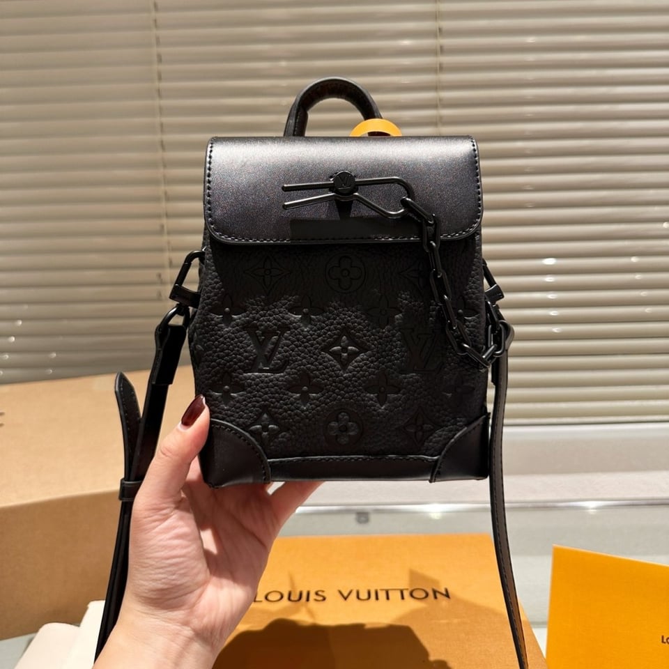 Louis Vuitton Nano Steamer Bag Taurillon Cowhide Monogram Black 14Cm M82772 view 8