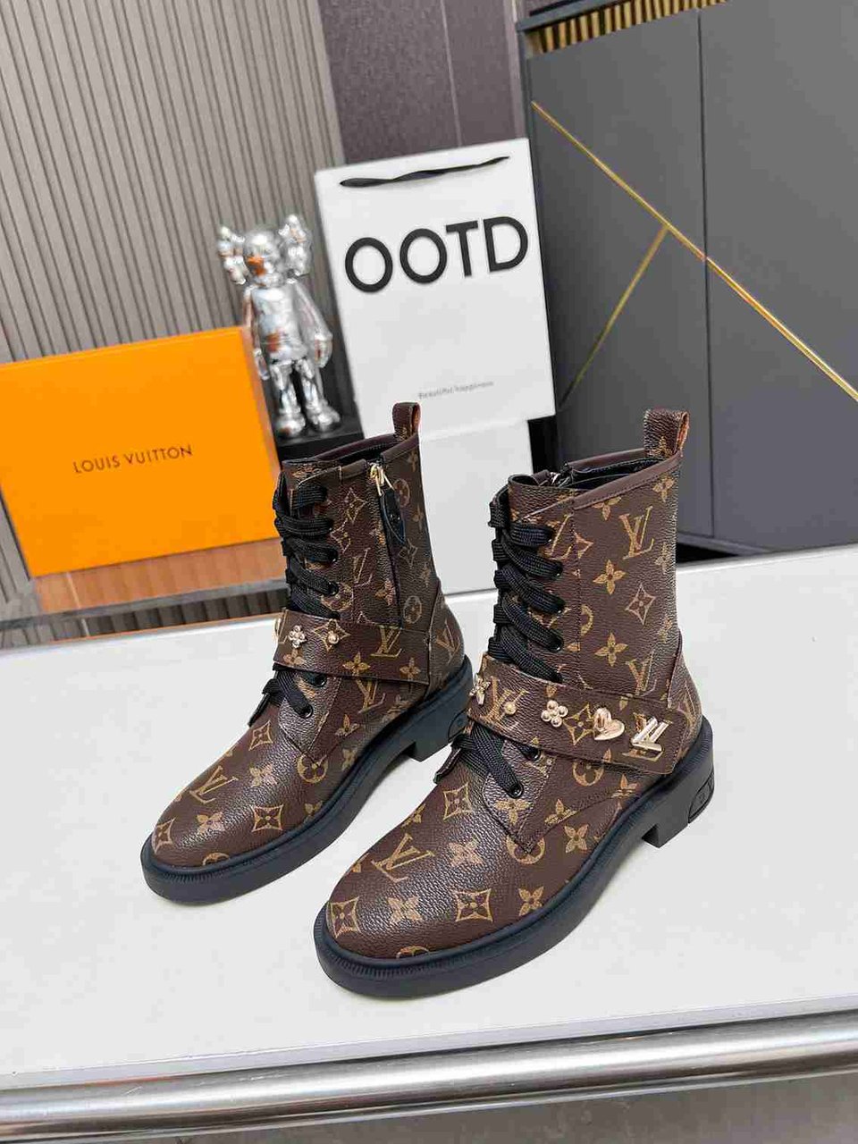 Louis Vuitton Citizen Boots Monogram Brown view 8
