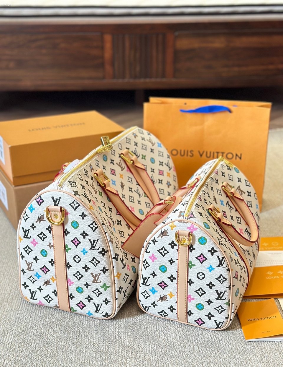 Louis Vuitton Keepall Bandouli Re Vanilla 40Cm M25233 view 3