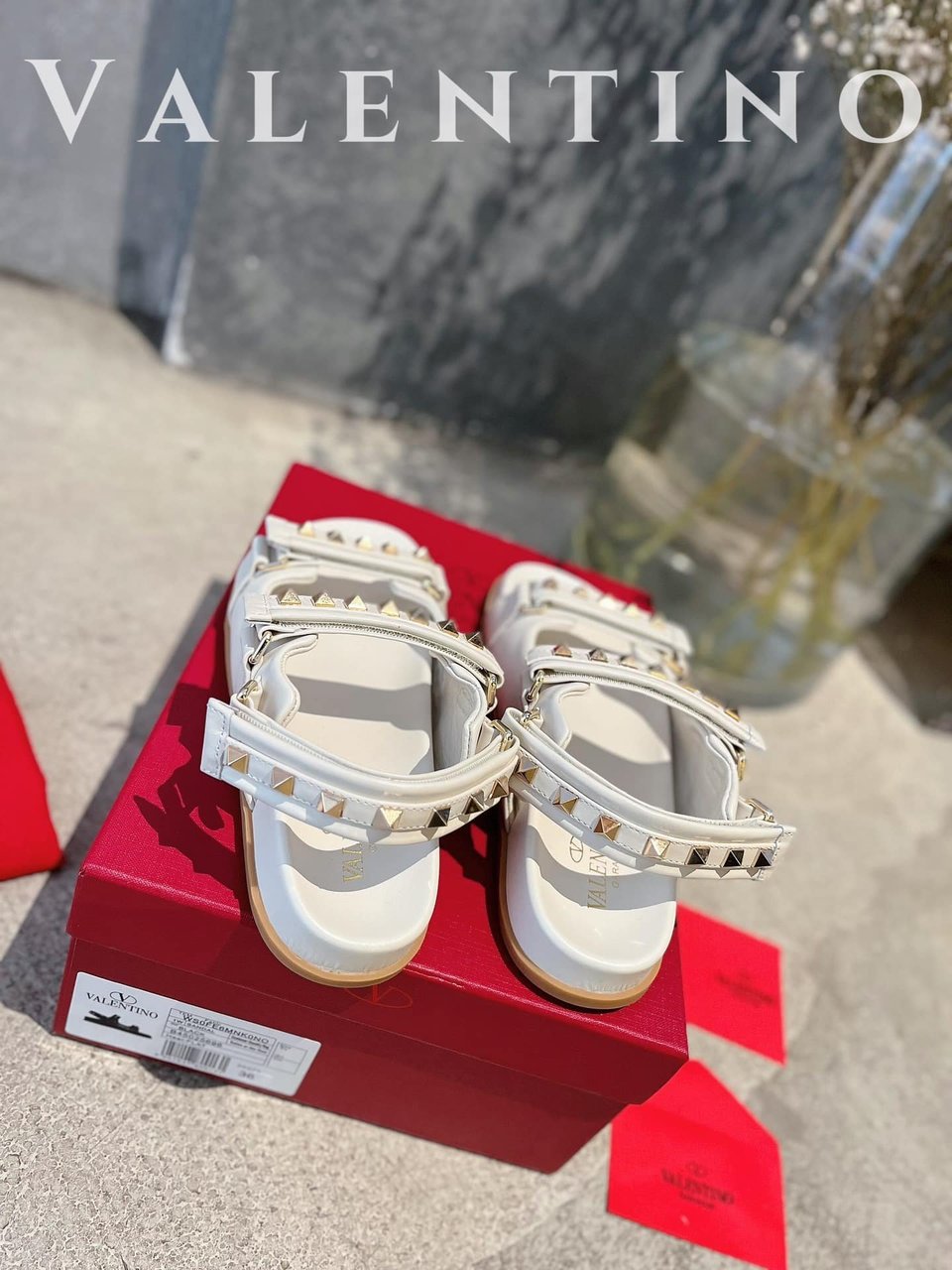 Valentino Garavani Rockstud Flat Sandal In Nappa Leather For Woman In White view 3