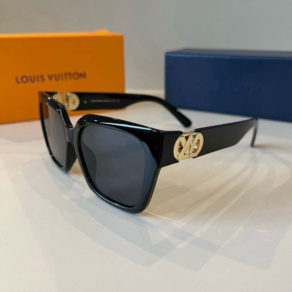 Louis Vuitton LV GO-14 Round Sunglasses view 3