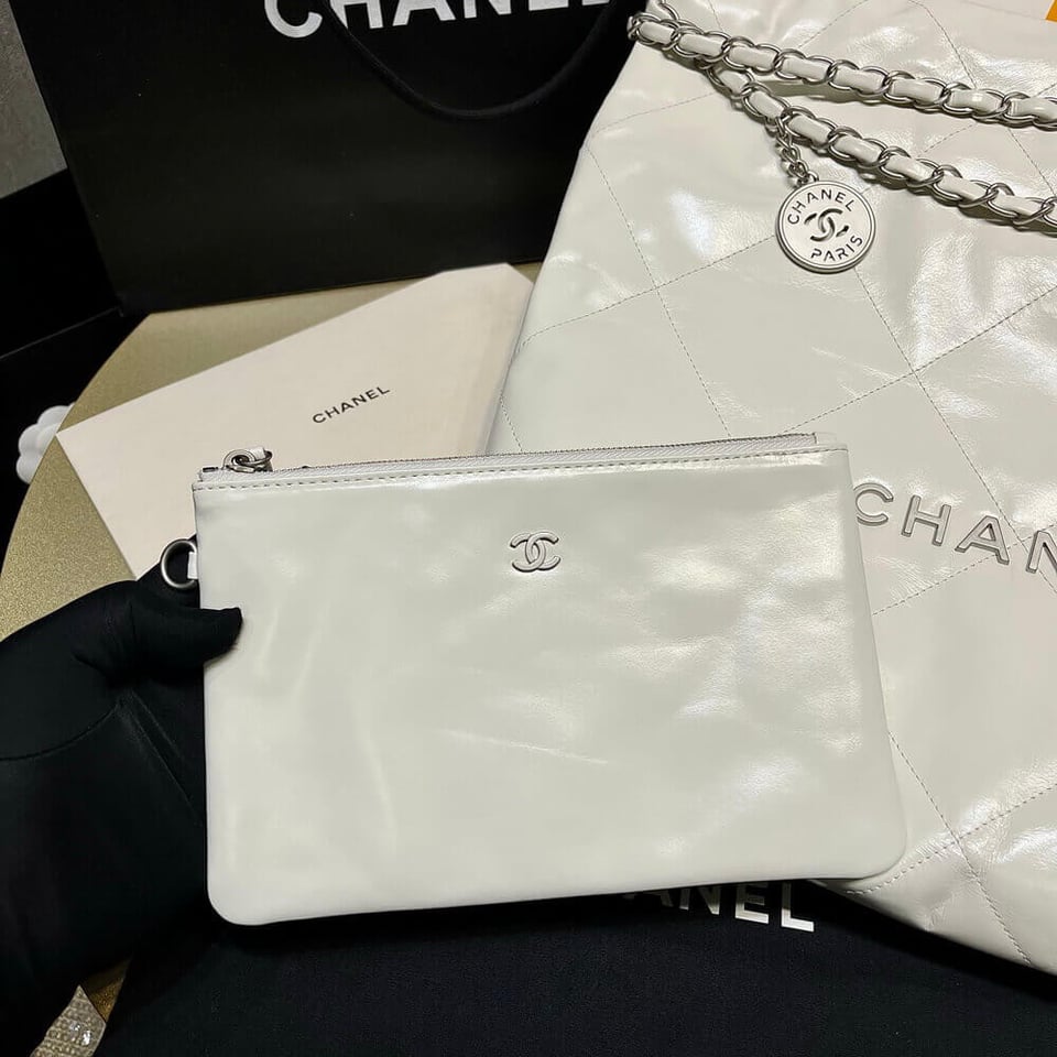 Chanel 22 Small Handbag Shiny Calfskin White Silver view 7