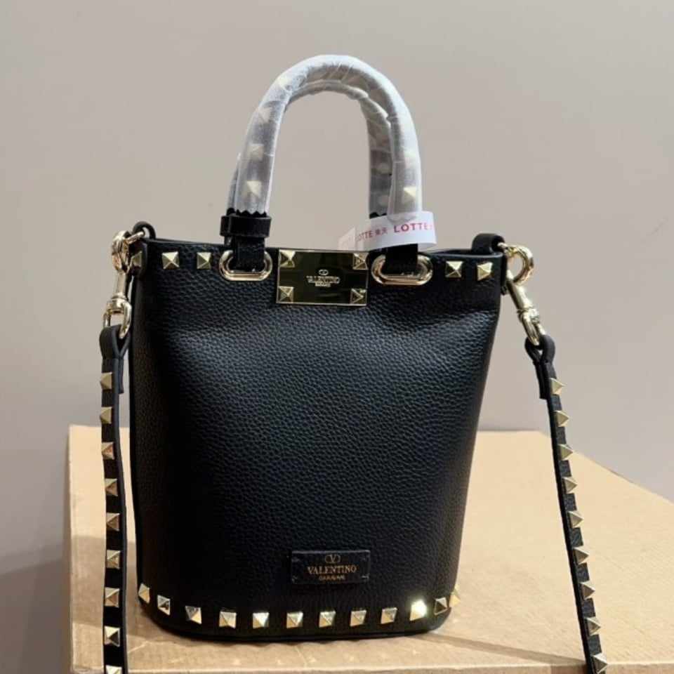 Valentino Rockstud Crossbody Pouch In Grainy Calfskin Black 16Cm 5W2P0W31Vsh 0No view 4