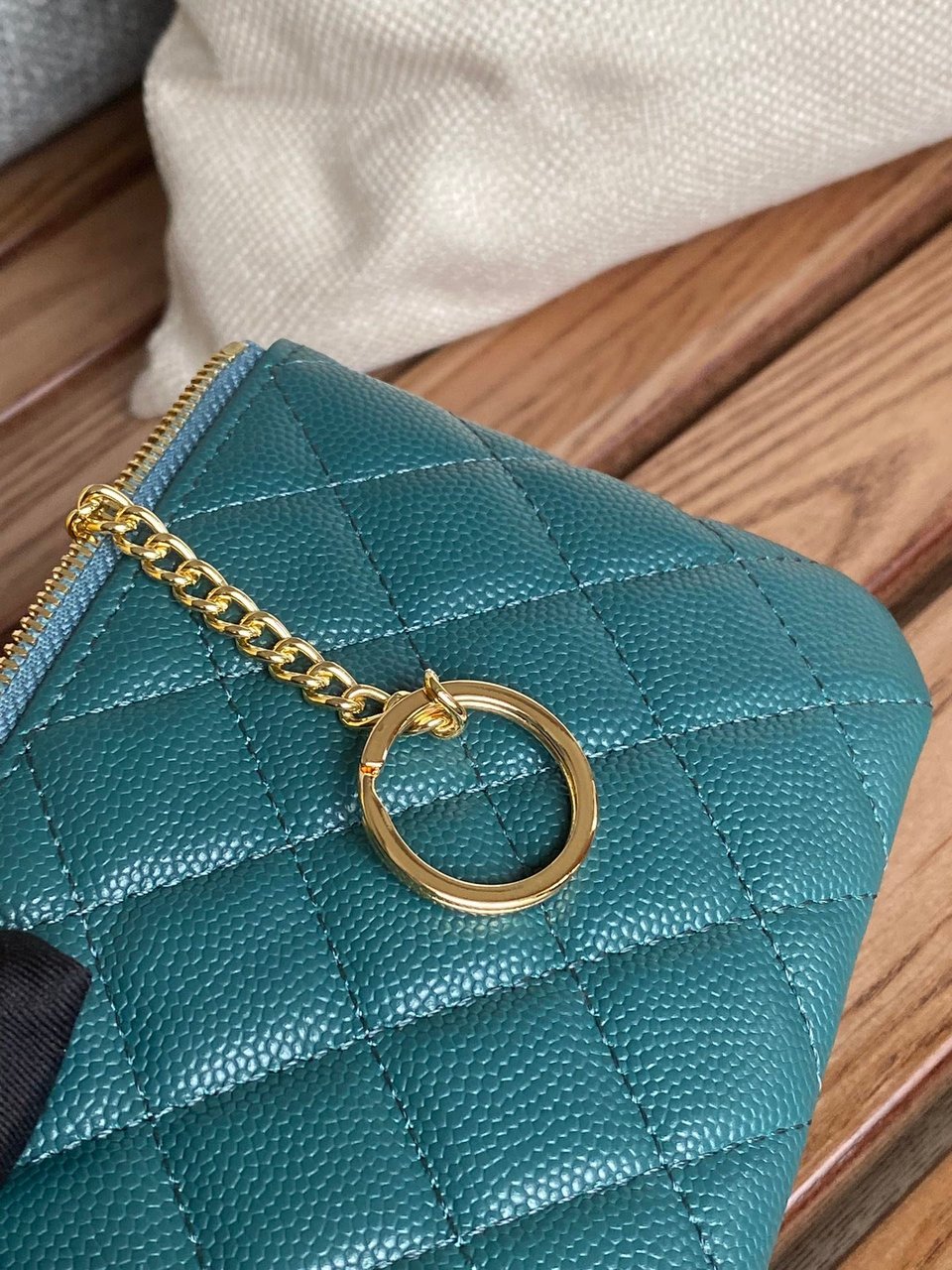 Chanel Zipped Wallet 14Cm Dark Green Caviar Gold Hardware view 9