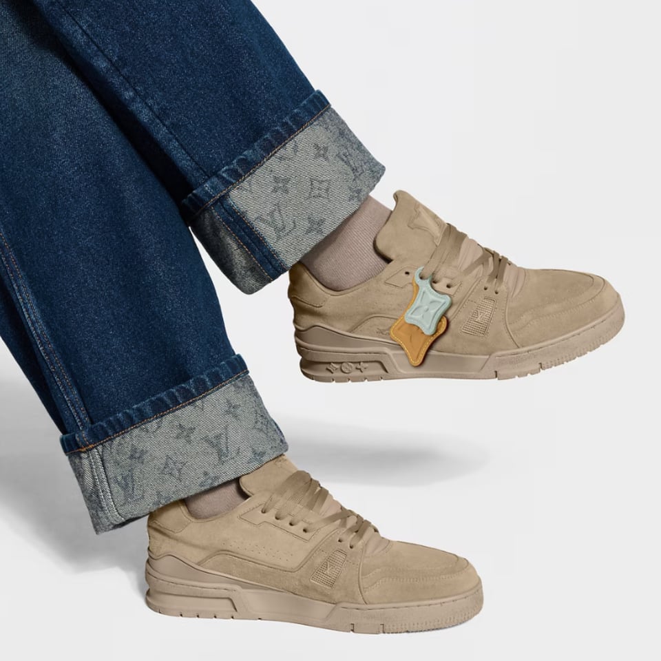 Louis Vuitton Trainer Distressed Sneakers Beige Classic 1AKBO8 view 2