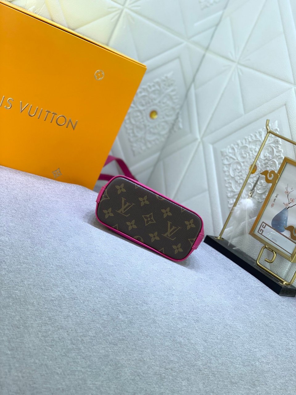 Louis Vuitton Mini Alma Monogram Canvas Mix With Pink 18Cm M83206 view 4