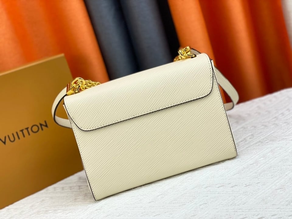 Louis Vuitton Twist Pm White 23Cm M59761 view 3