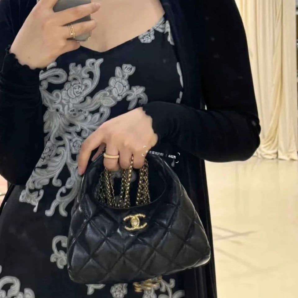 Chanel 24A Limited Edition Tassel Chain Hobo Bag In Black 20Cm view 4
