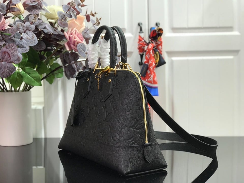 Louis Vuitton Neo Alma Pm 35Cm Black view 4