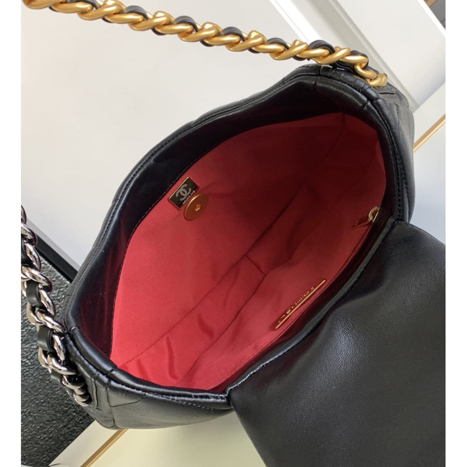 Chanel 19 Hobo Bag Black Quilted Lambskin 24cm view 13
