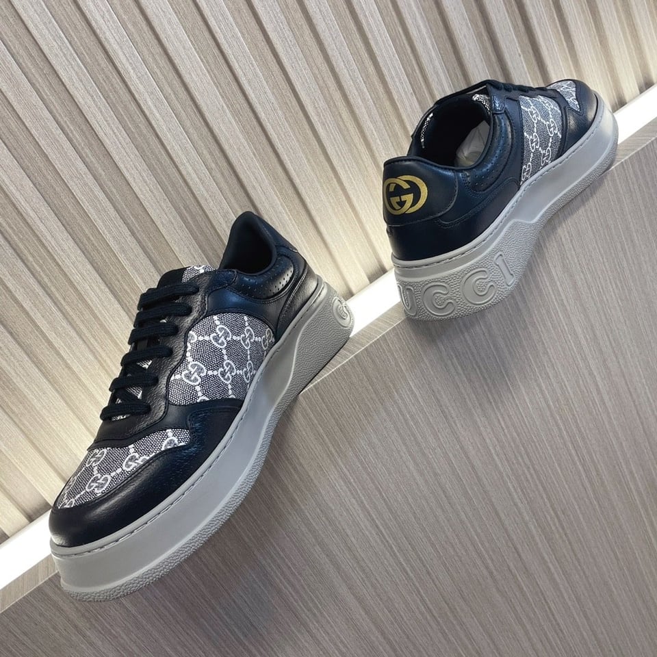 Gucci Men’S Gg Trainer Supreme Canvas Black ?669582 Aacod 1072 view 4