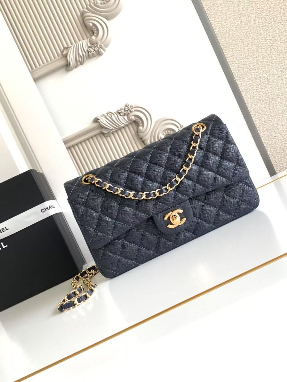 Chanel Classic Flap Bag 25 cm Navy Blue Gold-Tone Hardware A01112 view 3