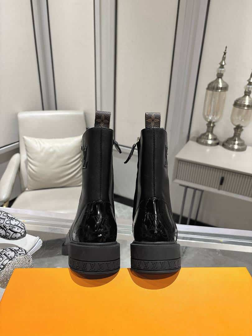 Louis Vuitton Citizen Flat Ranger Boot Leather Black view 4