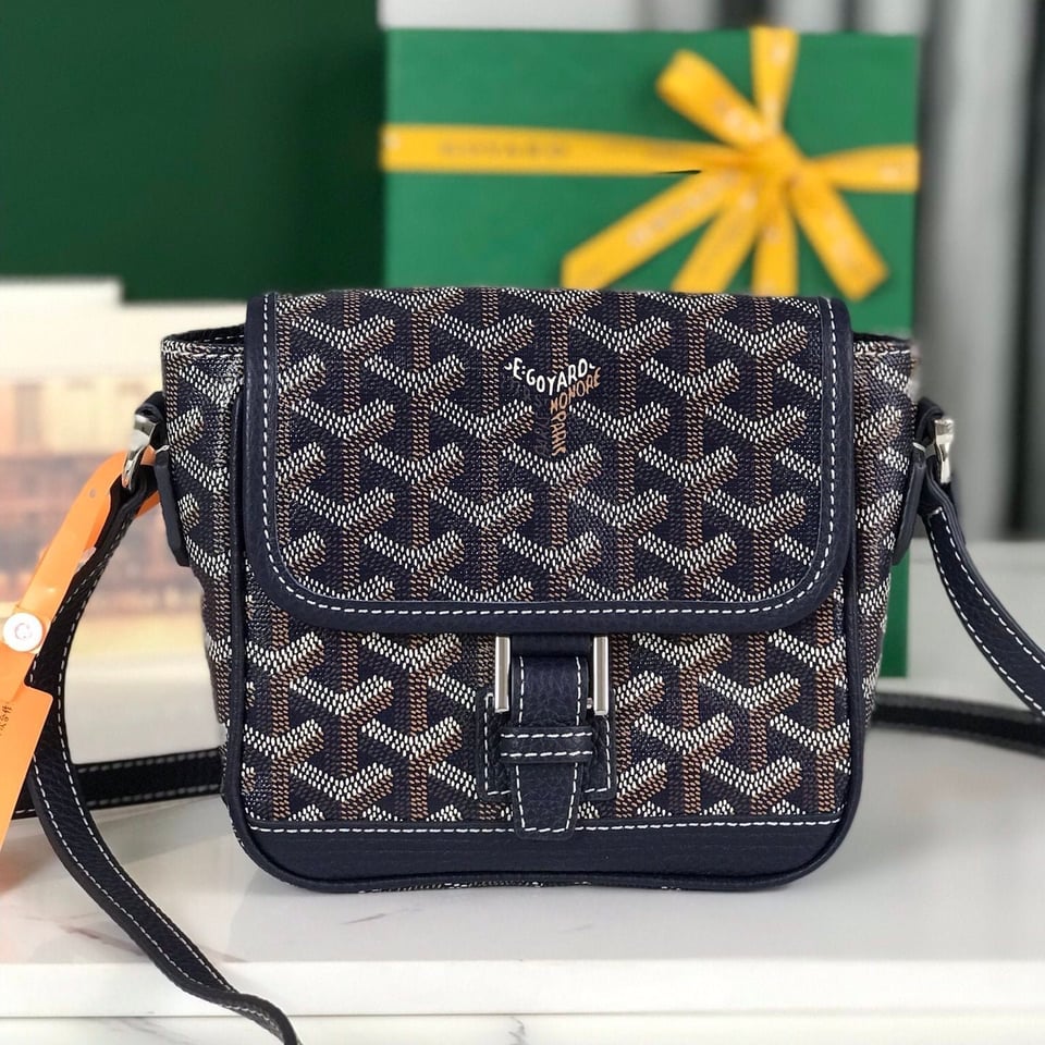 Goyard Grand Bleu 16 Cm Navy Blue Goyardine Canvas And Lambskin view 2