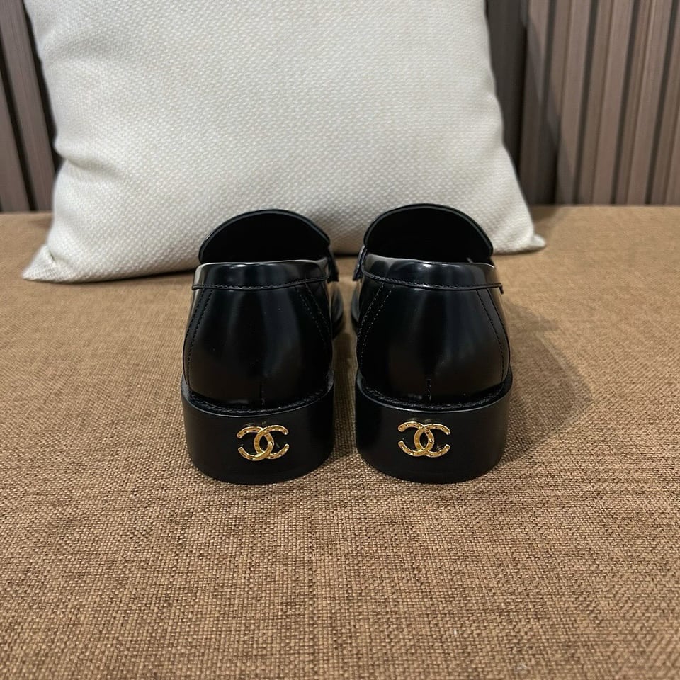 Chanel CC Loafers Black Calfskin with Metal Logo For Women view 4