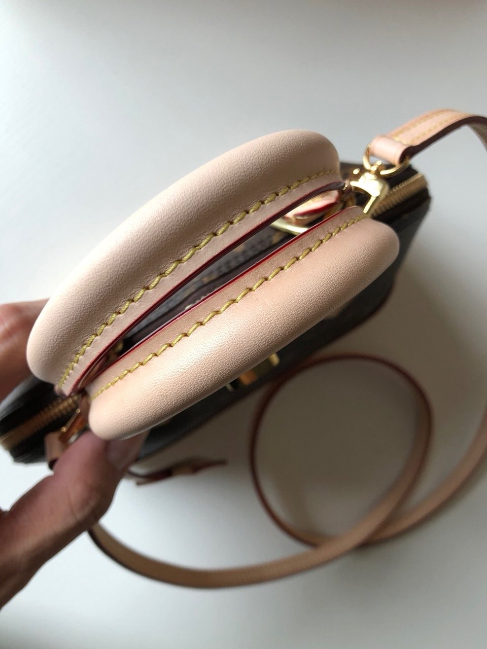 Louis Vuitton Alma Monogram 23cm view 7