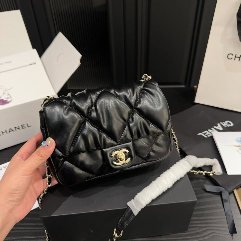 Chanel Puffy Bubbly Cc Flap Bag Quilted Medium Black 22.9Cm/9in view 4