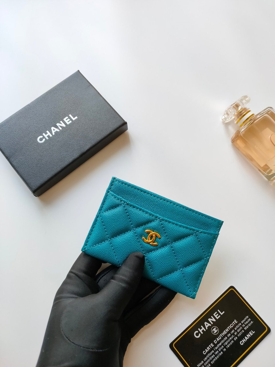 Chanel Card Holder 11.2 Sapphire Grained Calfskin Gold Icon view 4