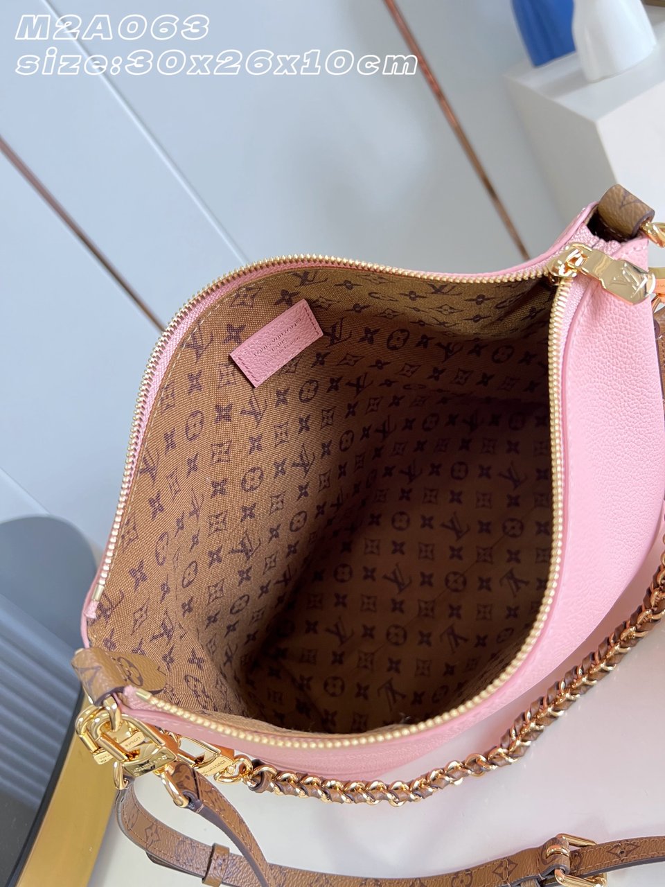 Louis Vuitton Multipass Pink Petale Calfskin 30cm M2A063 view 4